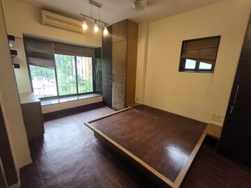 Bedroom in 2 BHK Apartment at RNA Continental, Chembur – for Rent