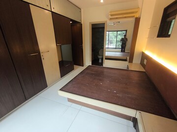 Room in 2 BHK Apartment at RNA Continental, Chembur – for Rent