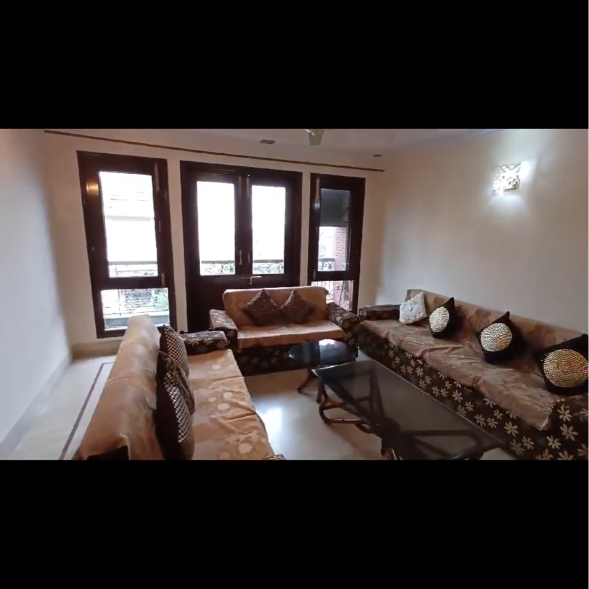 3 BHK + Pooja Room,Servant Room Builder Floor For Rent in New Friends Colony 