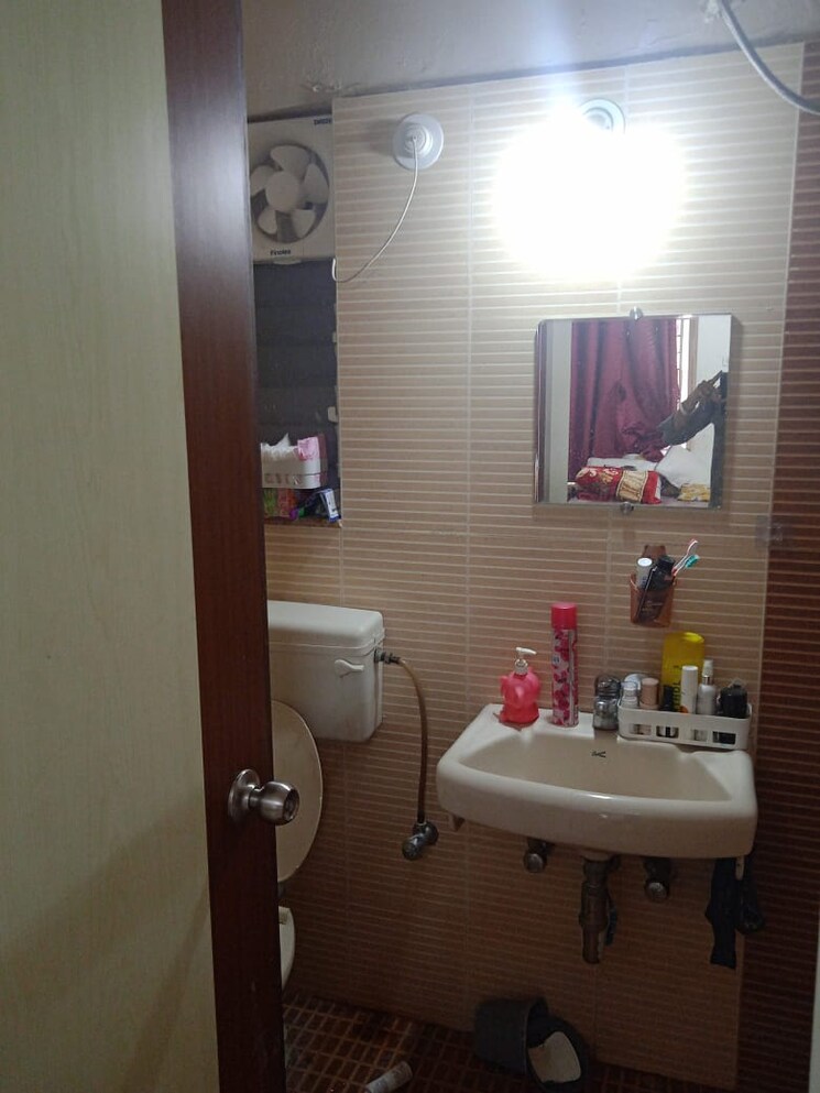 Attached Bathroom, kumar-palmgrove 2 Bedroom 1050 Sq.Ft. Apartment In Kondhwa Pune 8701207