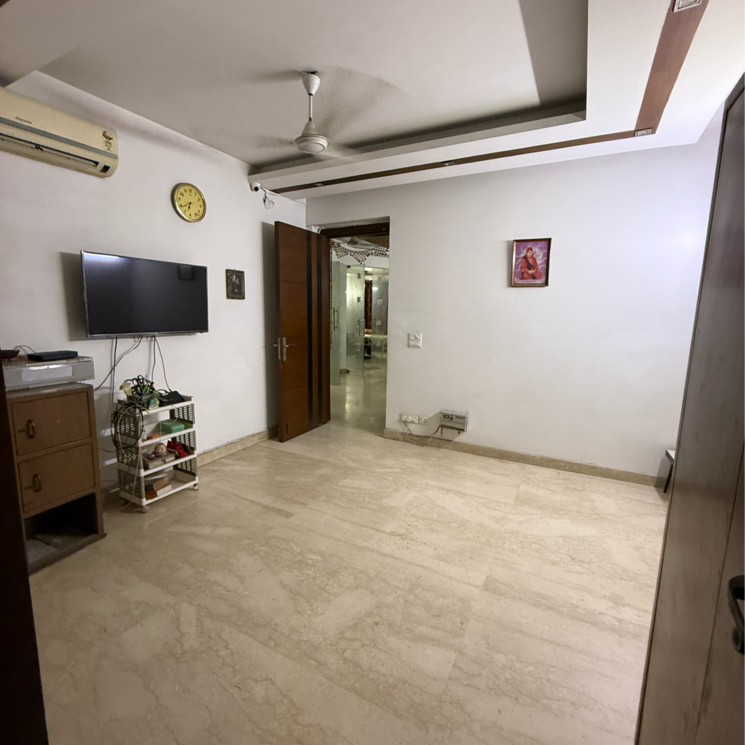 Room, greater kailash ii 3 Bedroom 2000 Sq.Ft. Builder Floor In Greater Kailash ii Delhi 8701212