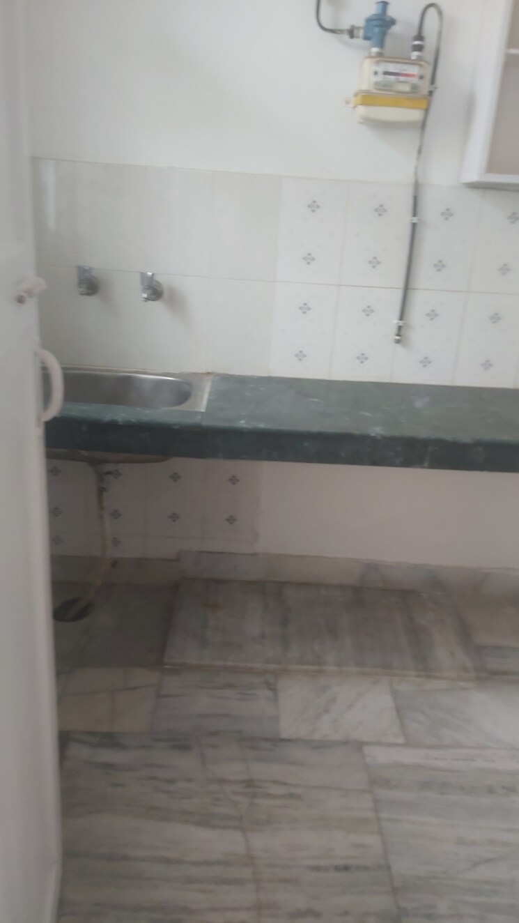 Bathroom, mayur vihar 1.5 Bedroom 400 Sq.Ft. Builder Floor In Mayur Vihar Delhi 8701214