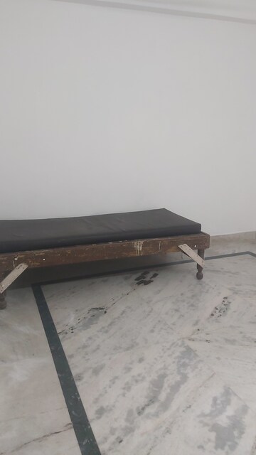 Building Lobby in 1.5 BHK Builder Floor at Mayur Vihar – for Rent