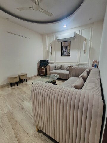 Master Bedroom in 3 BHK Builder Floor at Malviya Nagar – for Rent