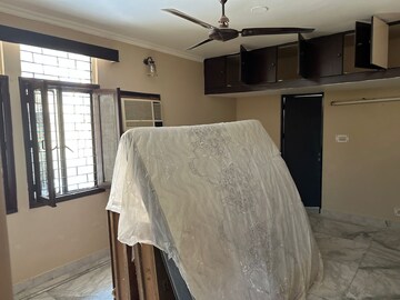 Bedroom in 3 BHK Builder Floor at Boutique Residential Apartments G-88, Saket – for Rent