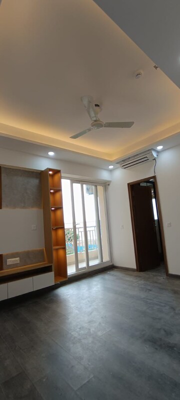 Room in 3 BHK Apartment at ABA Ivy County, Sector 75 – for Rent