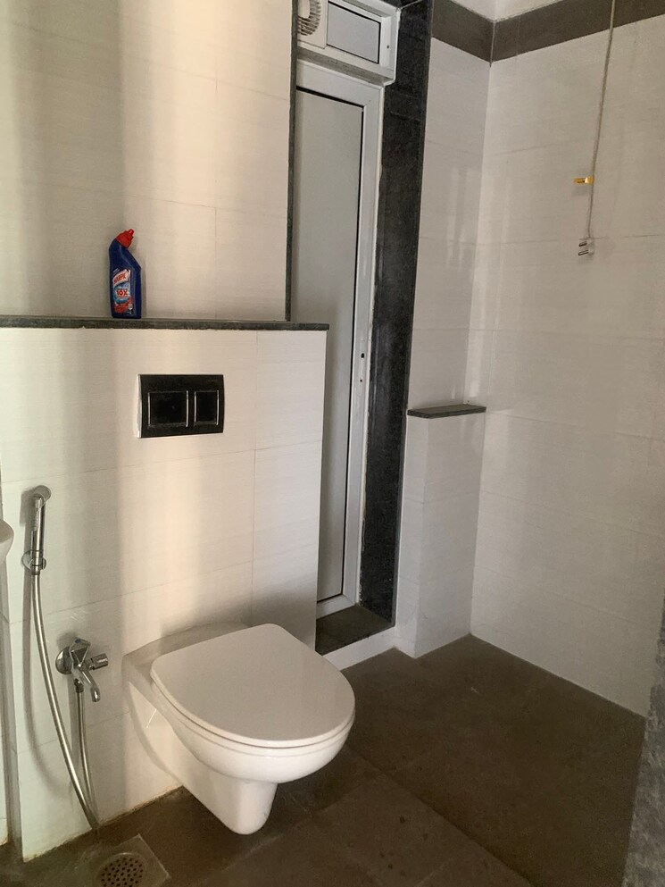 Bathroom, rustomjee-urbania-azziano 2 Bedroom 900 Sq.Ft. Apartment In Majiwada Thane 8701291