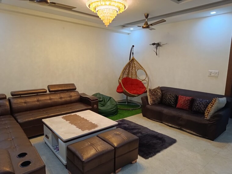 Bedroom, sector 28 3.5 Bedroom 250 Sq.Yd. Builder Floor In Sector 28 Faridabad 8701299