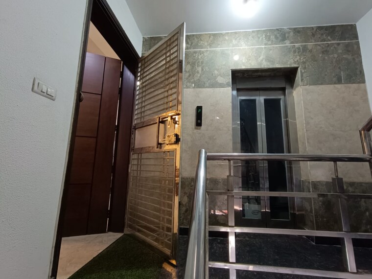 Kitchen, sector 28 3.5 Bedroom 250 Sq.Yd. Builder Floor In Sector 28 Faridabad 8701299