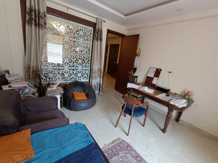 Living Room, sector 28 3.5 Bedroom 250 Sq.Yd. Builder Floor In Sector 28 Faridabad 8701299