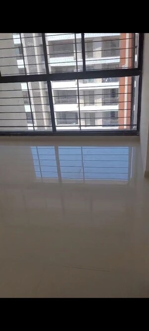 Room in 3 BHK Apartment at Mantra Montana Phase 6, Dhanori – for Sale