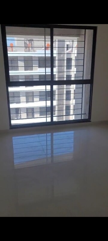 Room in 3 BHK Apartment at Mantra Montana Phase 6, Dhanori – for Sale