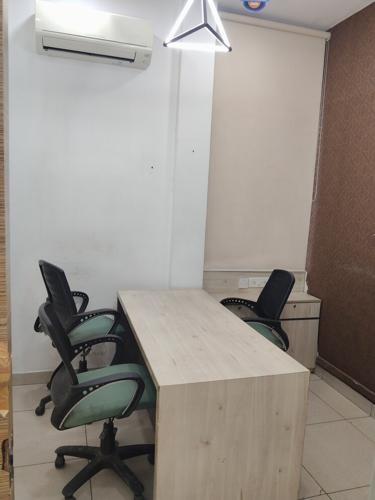 Team Area, netaji subhash place Commercial Office Space 3154 Sq.Ft. In Netaji Subhash Place Delhi 8701322