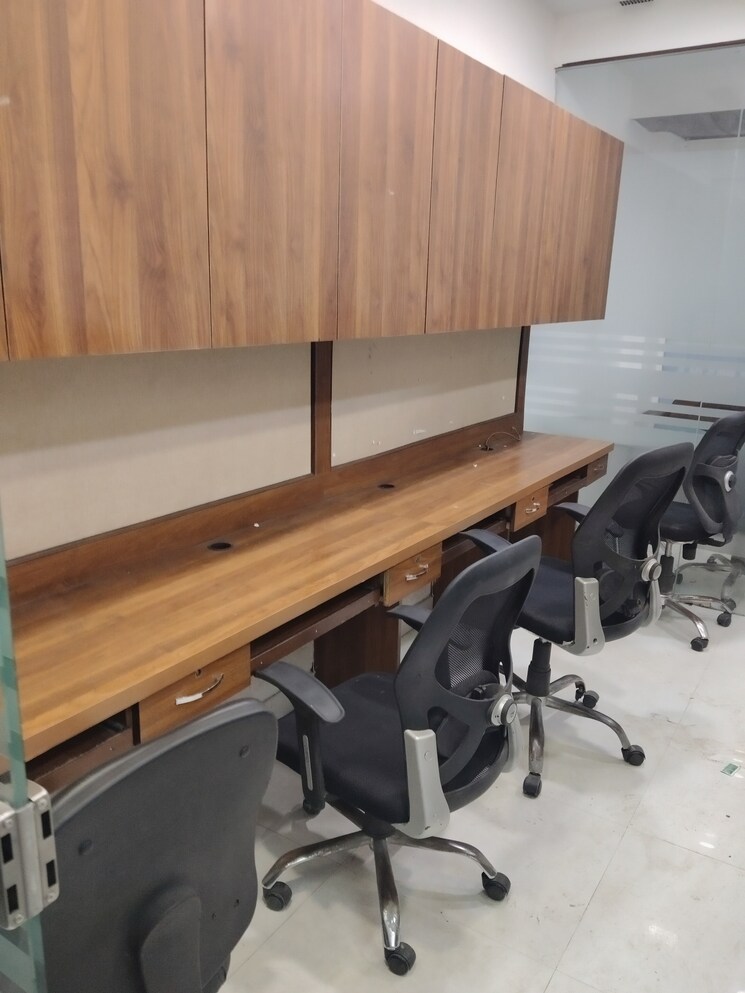 Team Area, netaji subhash place Commercial Office Space 545 Sq.Ft. In Netaji Subhash Place Delhi 8701331