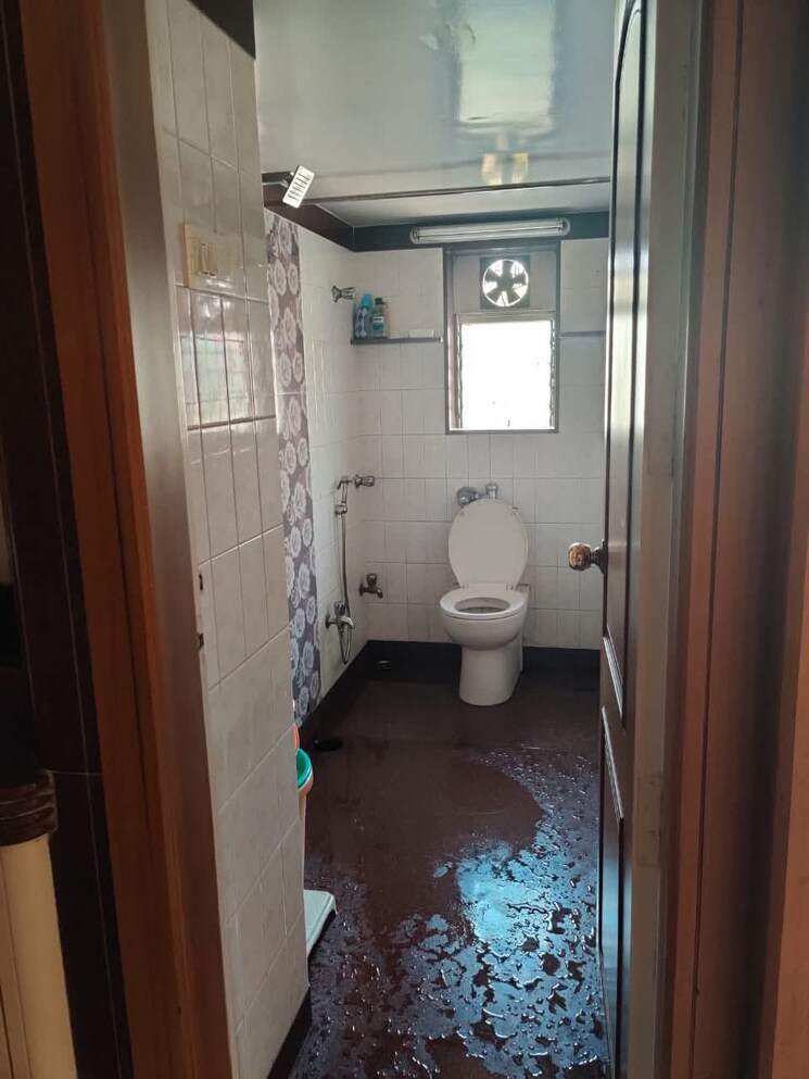 Bathroom, nakshatra-chs-parel 2 Bedroom 1050 Sq.Ft. Apartment In Parel Mumbai 8701337