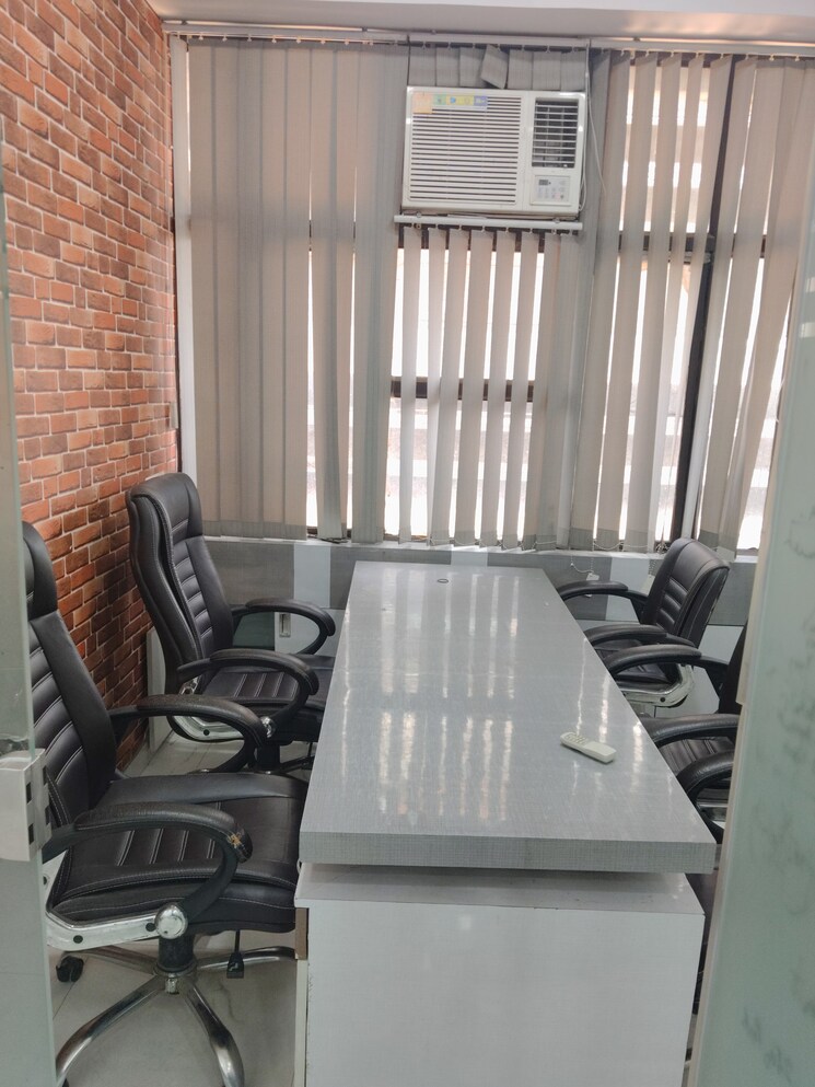 undefined, netaji subhash place Commercial Office Space 689 Sq.Ft. In Netaji Subhash Place Delhi 8701354
