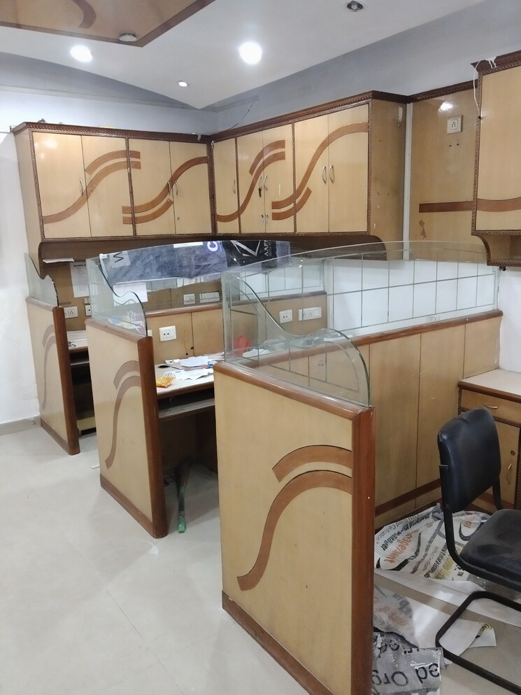 Team Area, netaji subhash place Commercial Office Space 543 Sq.Ft. In Netaji Subhash Place Delhi 8701357