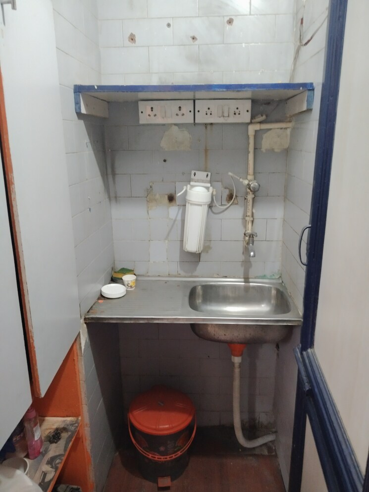 Floor Plan, netaji subhash place Commercial Office Space 685 Sq.Ft. In Netaji Subhash Place Delhi 8701362