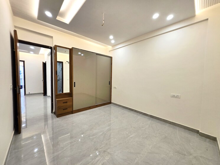 Room, sector 20 3 Bedroom 1600 Sq.Ft. Apartment In Sector 20 Panchkula 8701379