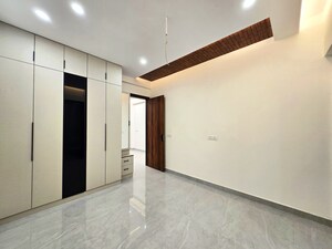 Room in 3 BHK Apartment at Sector 20 – for Sale