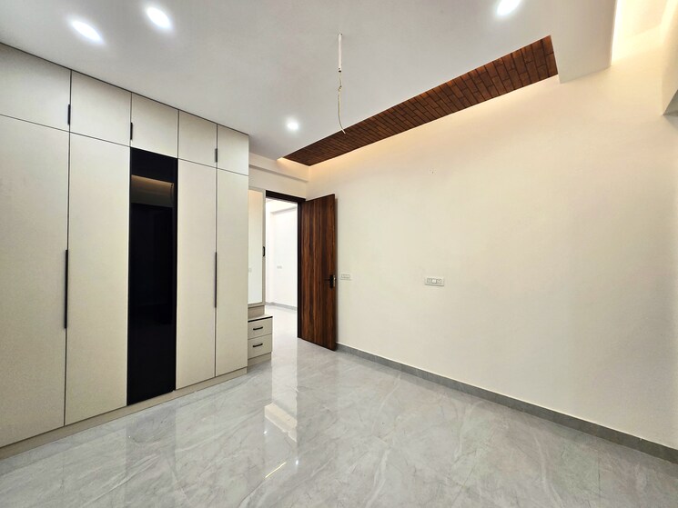Room, sector 20 3 Bedroom 1600 Sq.Ft. Apartment In Sector 20 Panchkula 8701379
