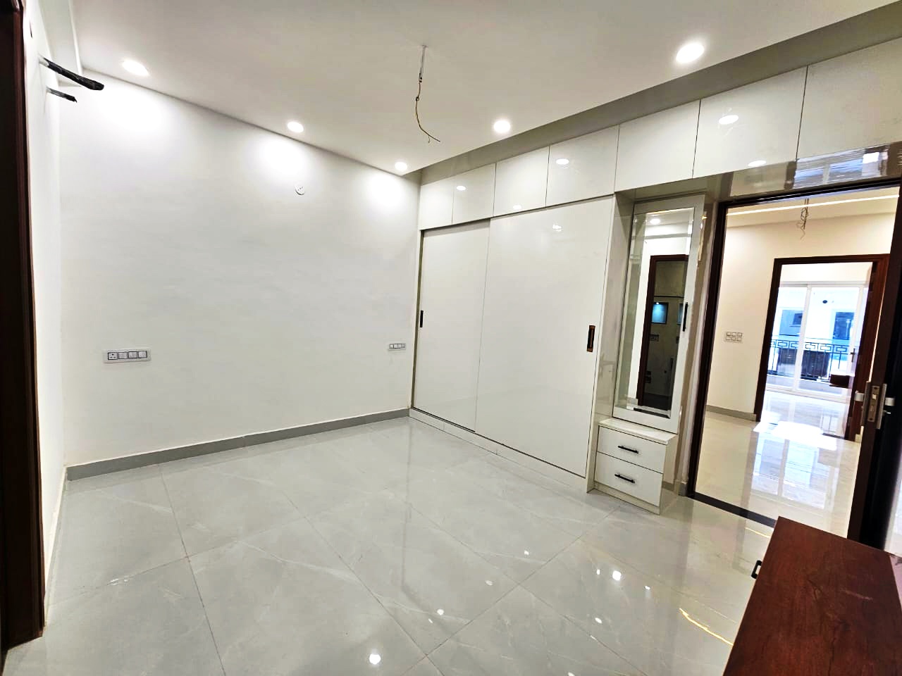 3 BHK + Extra Room Apartment For Sale in Spacious 3 Bhk Flat With 