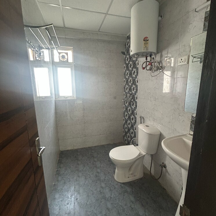 Bathroom, samridhi-luxuriya-avenue 3 Bedroom 1625 Sq.Ft. Apartment In Sector 150 Noida 8701386