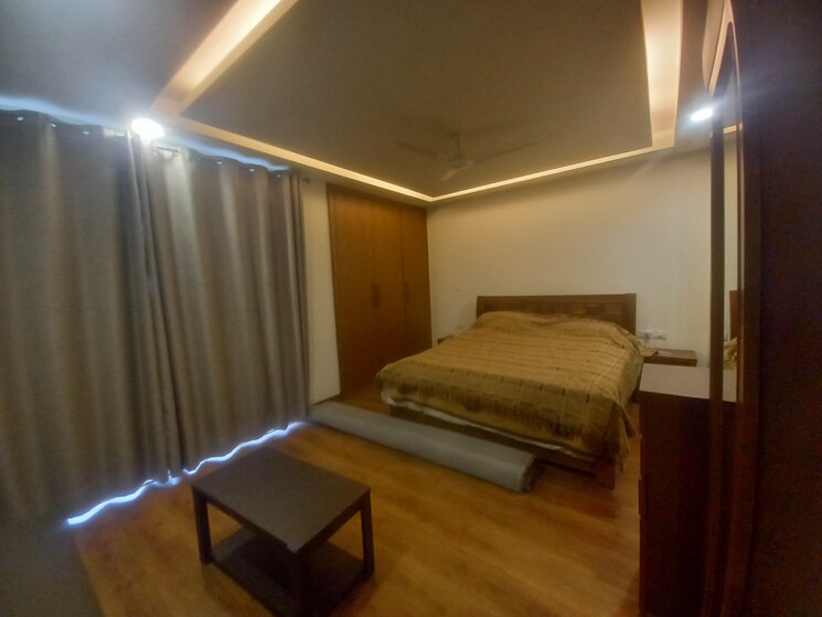 Living Room, defence colony 3 Bedroom 325 Sq.Yd. Builder Floor In Defence Colony Delhi 8701420