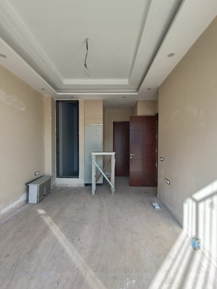 Room, chittaranjan park 4 Bedroom 328 Sq.Yd. Builder Floor In Chittaranjan Park Delhi 8701426