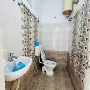 Bathroom in 2 BHK Builder Floor at Kondapur – for Rent