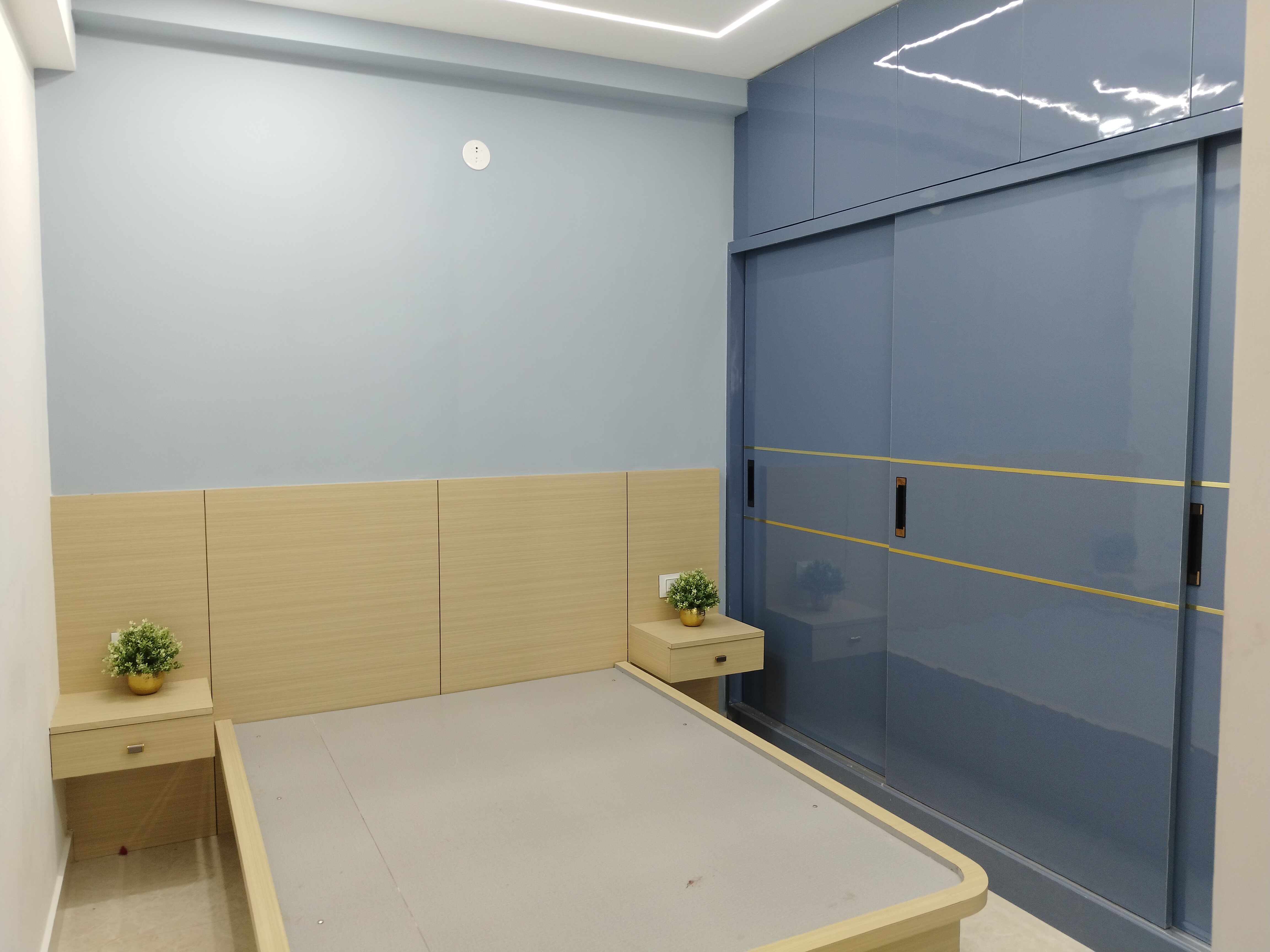 2 BHK + Pooja Room Apartment For Rent in RS Towers Madhapur