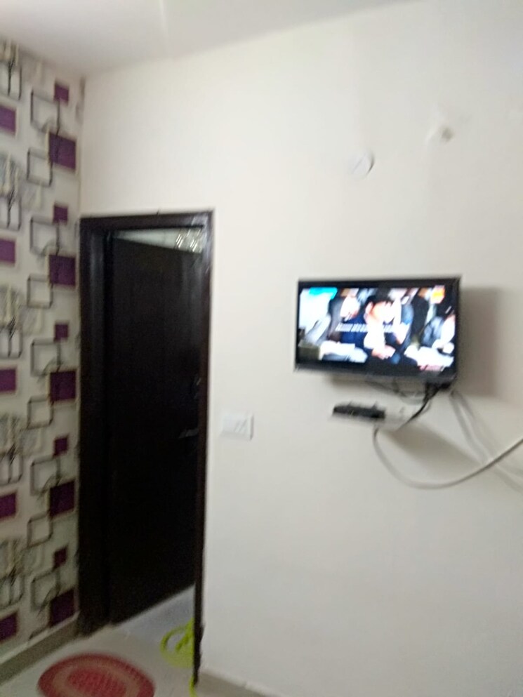 undefined, dwarka mor 2.5 Bedroom 1000 Sq.Ft. Builder Floor In Dwarka Mor Delhi 8701486