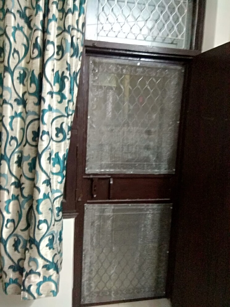 undefined, dwarka mor 2.5 Bedroom 1000 Sq.Ft. Builder Floor In Dwarka Mor Delhi 8701486