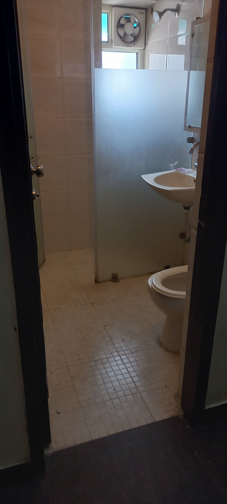 Bathroom, ip extension 2 Bedroom 950 Sq.Ft. Apartment In Ip Extension Delhi 8701491