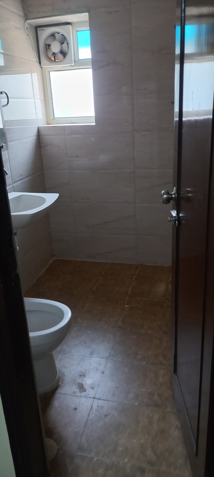 Attached Bathroom, ip extension 2 Bedroom 950 Sq.Ft. Apartment In Ip Extension Delhi 8701491