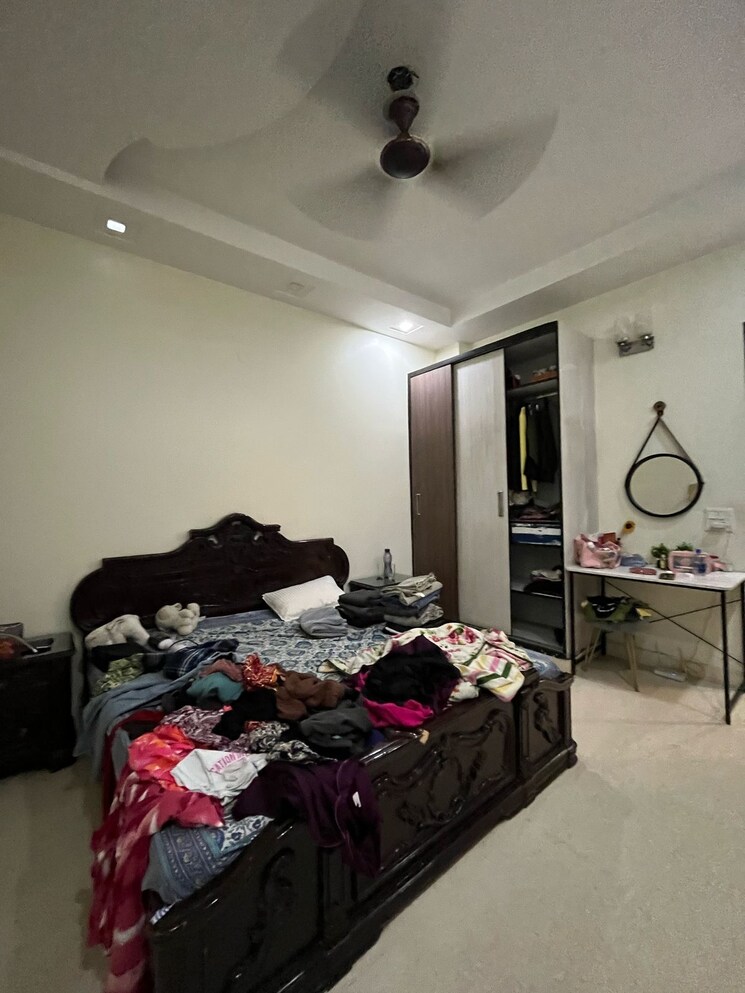 Bedroom, shubh-niketan-apartments 3.5 Bedroom 1500 Sq.Ft. Apartment In Paschim Vihar Delhi 8701536