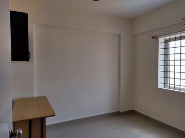 Room in 3 BHK Apartment at Prabhavathi Elegant, Hoodi – for Rent