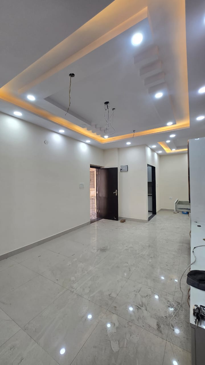 2.5 BHK + Pooja Room Apartment For Rent in Madhur Apartment