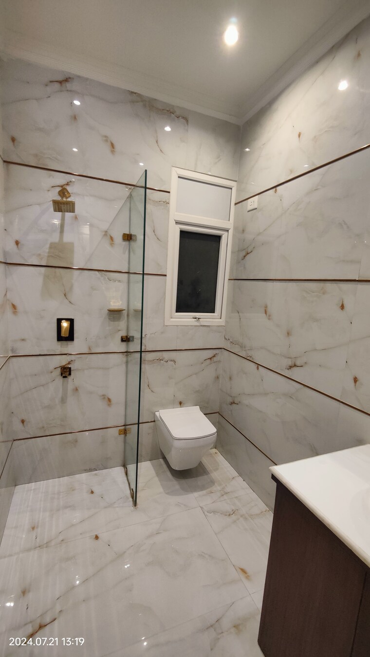 Bathroom, t-and-t-eutopia-phase-1 4 Bedroom 2295 Sq.Ft. Apartment In Siddharth Vihar Ghaziabad 8701610