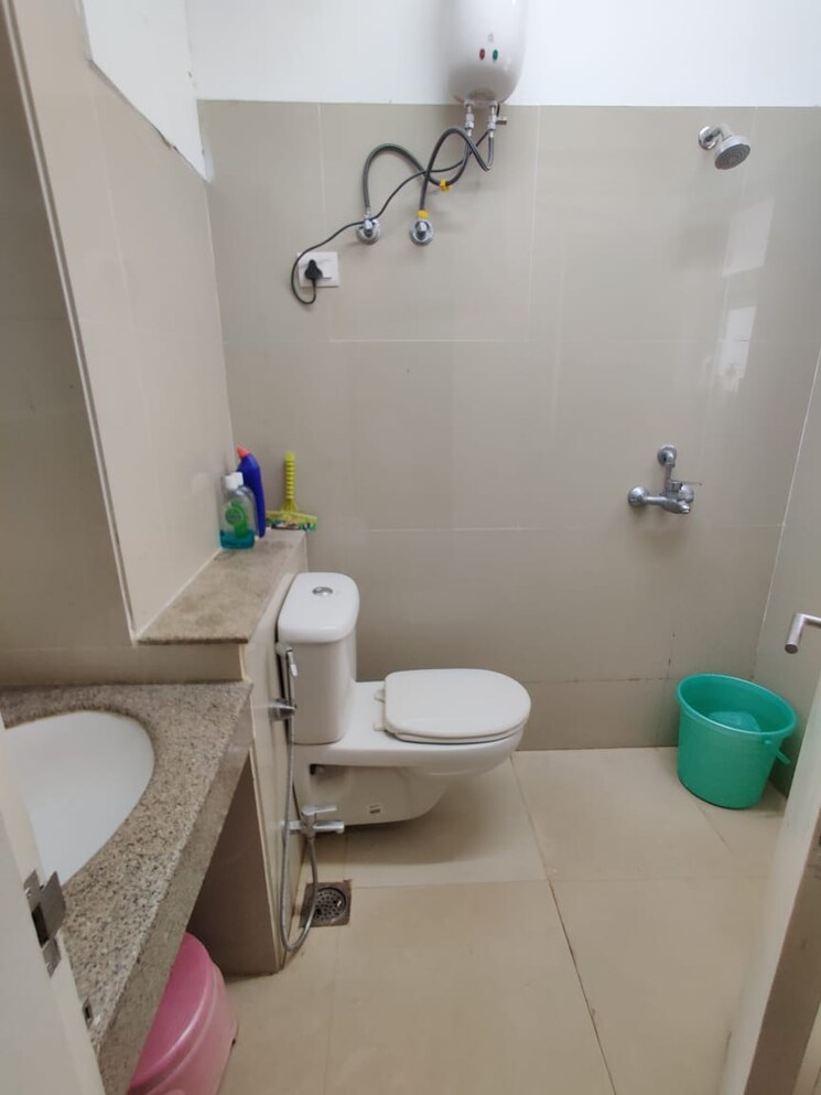 Bathroom, emaar-gurgaon-greens 3 Bedroom 1650 Sq.Ft. Apartment In Sector 102 Gurgaon 8701609