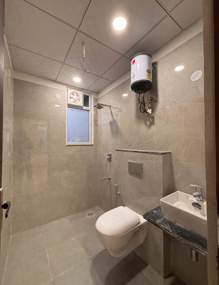 Bathroom, raja park 2 Bedroom 1200 Sq.Ft. Apartment In Raja Park Jaipur 8701657