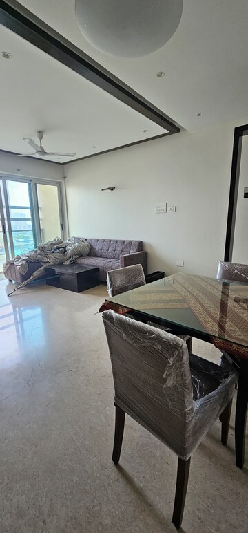 3 BHK Apartment For Rent in Sheth Vasant Lawns, Laxmi Nagar
