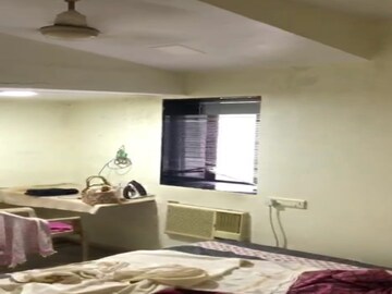 Bedroom in 2 BHK Apartment at Dadar East – for Rent