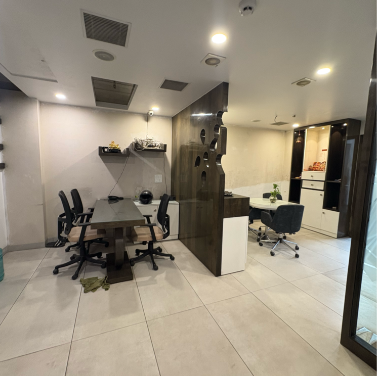 Team Area, netaji subhash place Commercial Office Space 1050 Sq.Ft. In Netaji Subhash Place Delhi 8701670