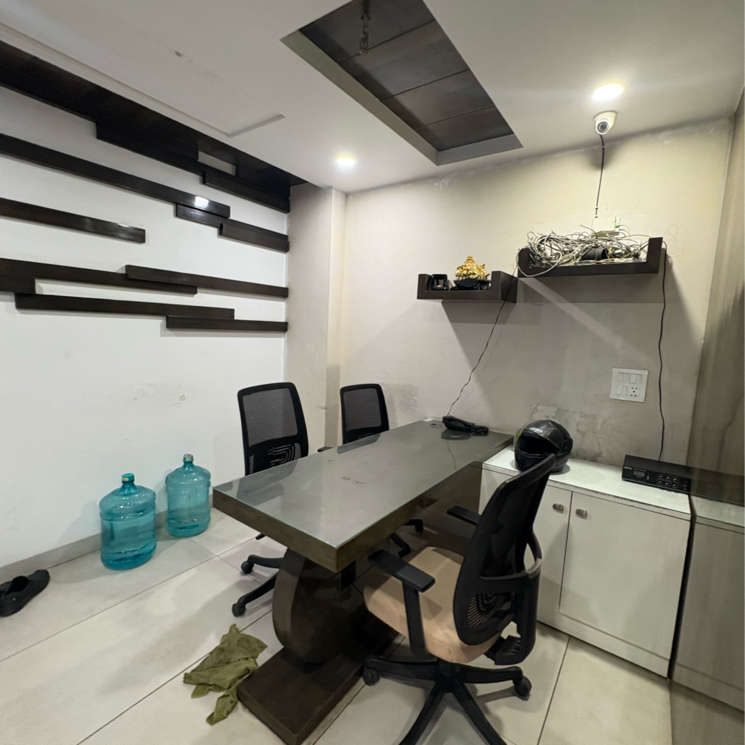 Team Area, netaji subhash place Commercial Office Space 1050 Sq.Ft. In Netaji Subhash Place Delhi 8701687