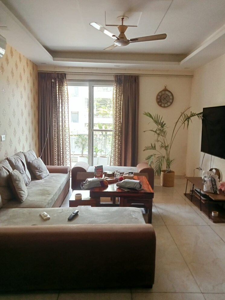 Living Room, sector 56 3.5 Bedroom 300 Sq.Yd. Builder Floor In Sector 56 Gurgaon 8701723
