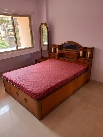 Bedroom in 2 BHK Apartment at Silver Castle Andheri East, Andheri East – for Rent
