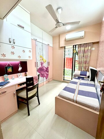 Master Bedroom in 2.5 BHK Apartment at Rodas Enclave Evergreen, Patlipada – for Rent