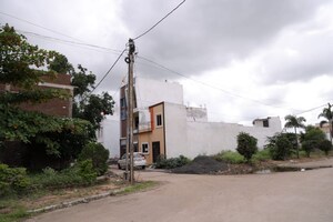 1 BHK Independent House For Sale in Rau Pitampur Road