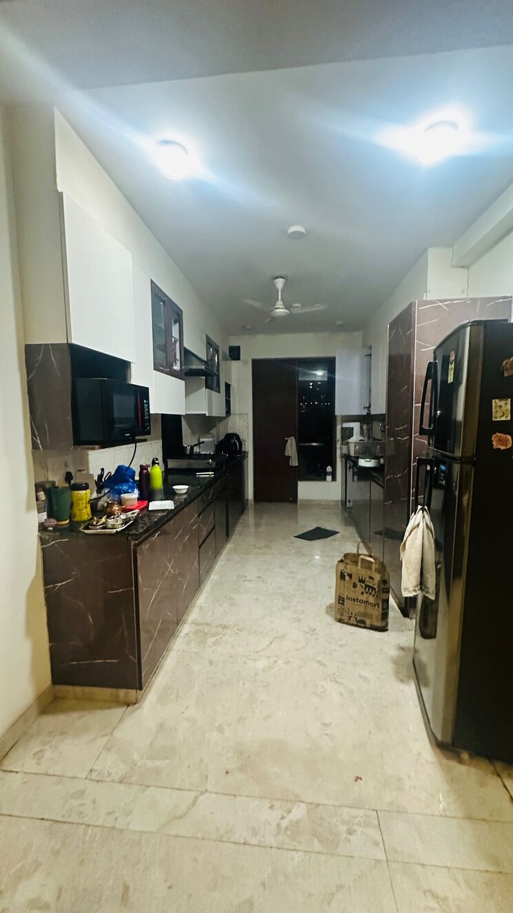  Parking, ss-mayfield-gardens 3 Bedroom 2100 Sq.Ft. Builder Floor In Sector 51 Gurgaon 8701829